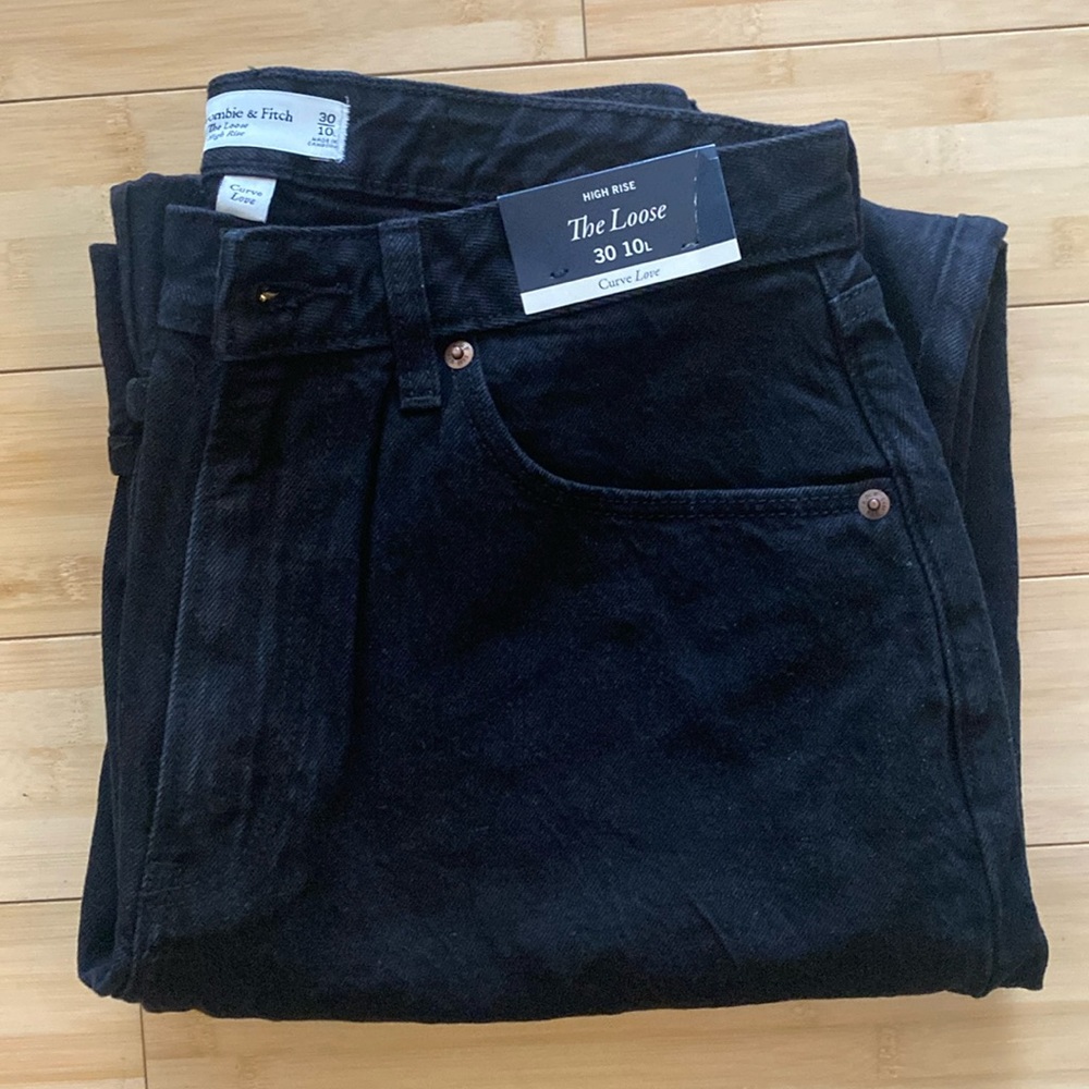 NWT Abercrombie High Rise The Loose Curve Love *sold out online!*